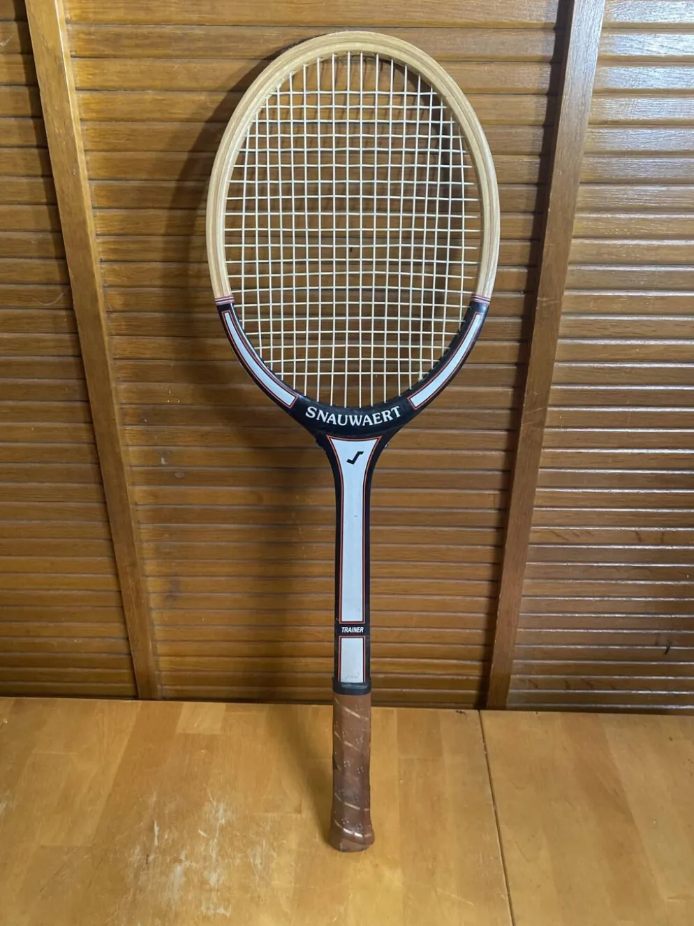 Raquette tennis ancienne snauwaert trainer bois + housse slazenger vin