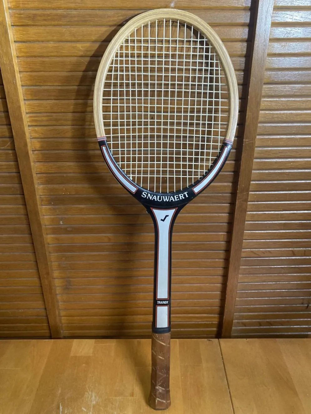 Raquette tennis ancienne snauwaert trainer bois + housse slazenger vin