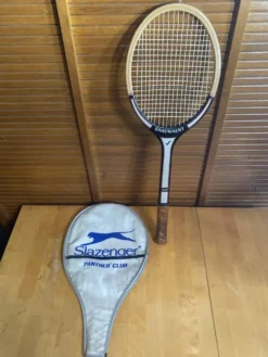 Raquette tennis ancienne snauwaert trainer bois + housse slazenger vin