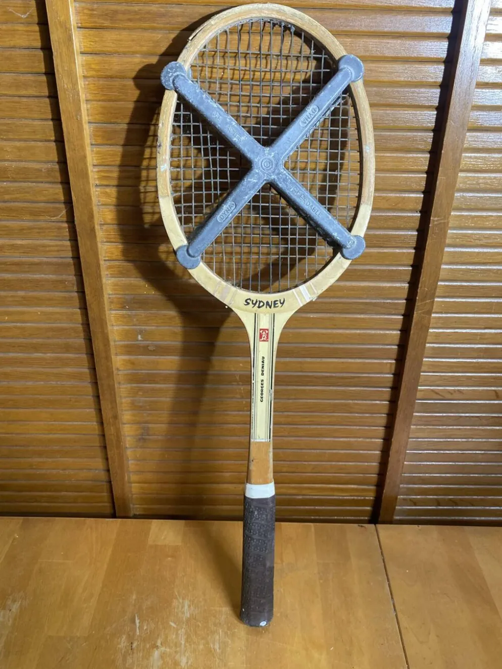 Raquette Tennis Ancienne SYDNEY Georges DENIAU Bois + DYNA Metaly Vint