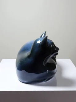 Rare grand chat bleu vintage en porcelaine d'Art de Virebent, années 1970-1990