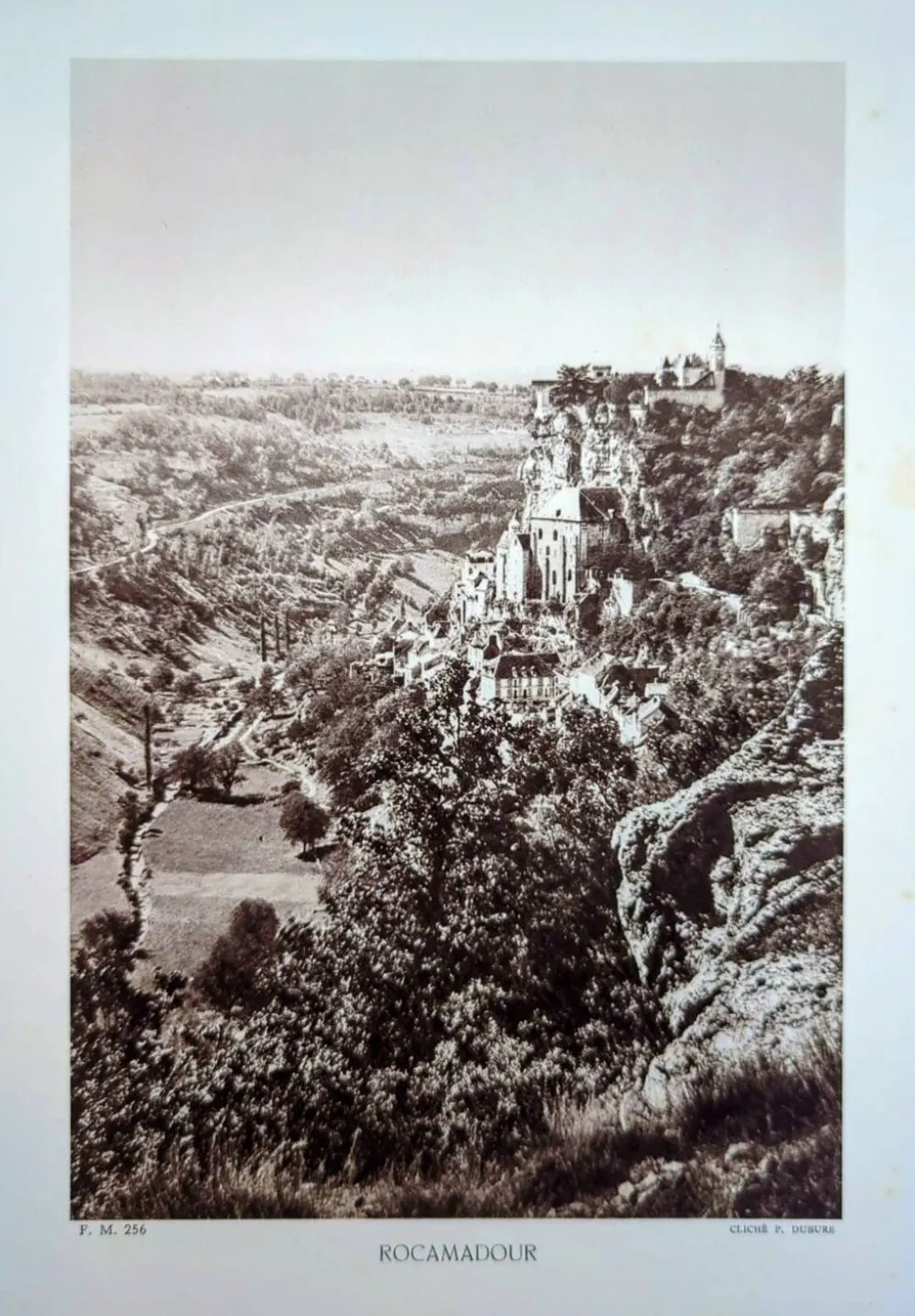 Rocamadour, Lot, planche photo imprimée en 1942. Par Pierre Dubure.