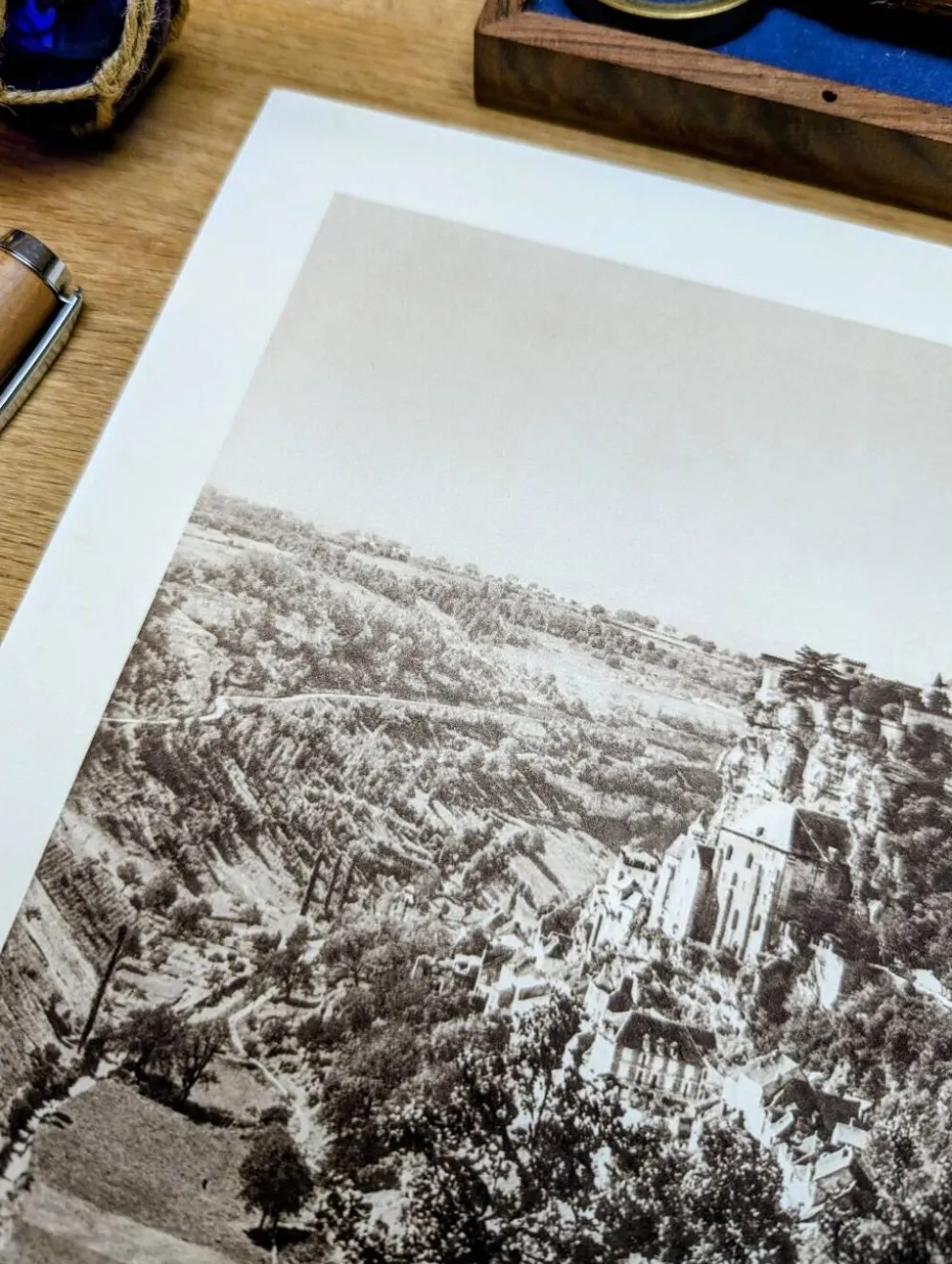 Rocamadour, Lot, planche photo imprimée en 1942. Par Pierre Dubure.