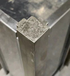 Romeo Rega pour Zevi, attribué à – Jardinière en métal chromé et laiton, It