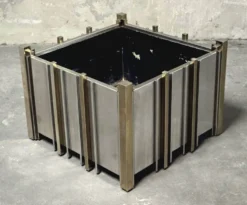 Romeo Rega pour Zevi, attribué à – Jardinière en métal chromé et laiton, It