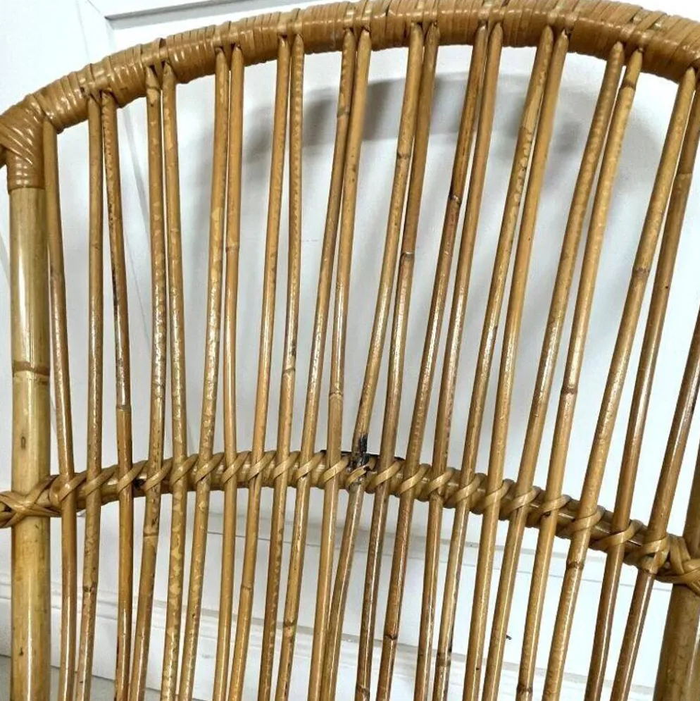 Salon Audoux-Minnet en rotin, 2 fauteuils et table 1950-1960