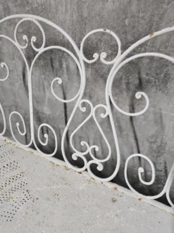 Salon de jardin ancien en fer forgé, début du XXe siècle