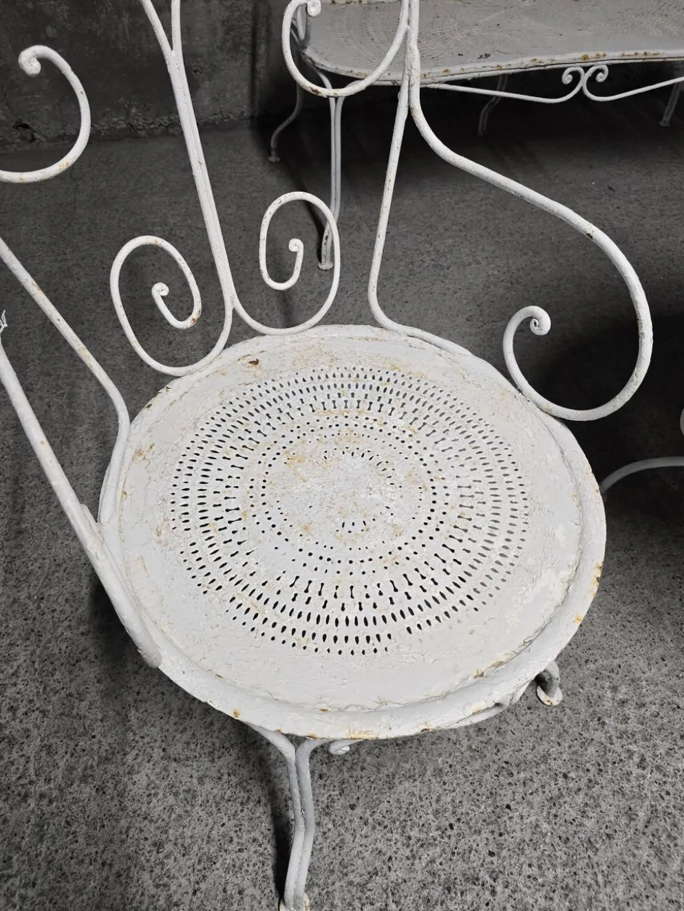 Salon de jardin ancien en fer forgé, début du XXe siècle