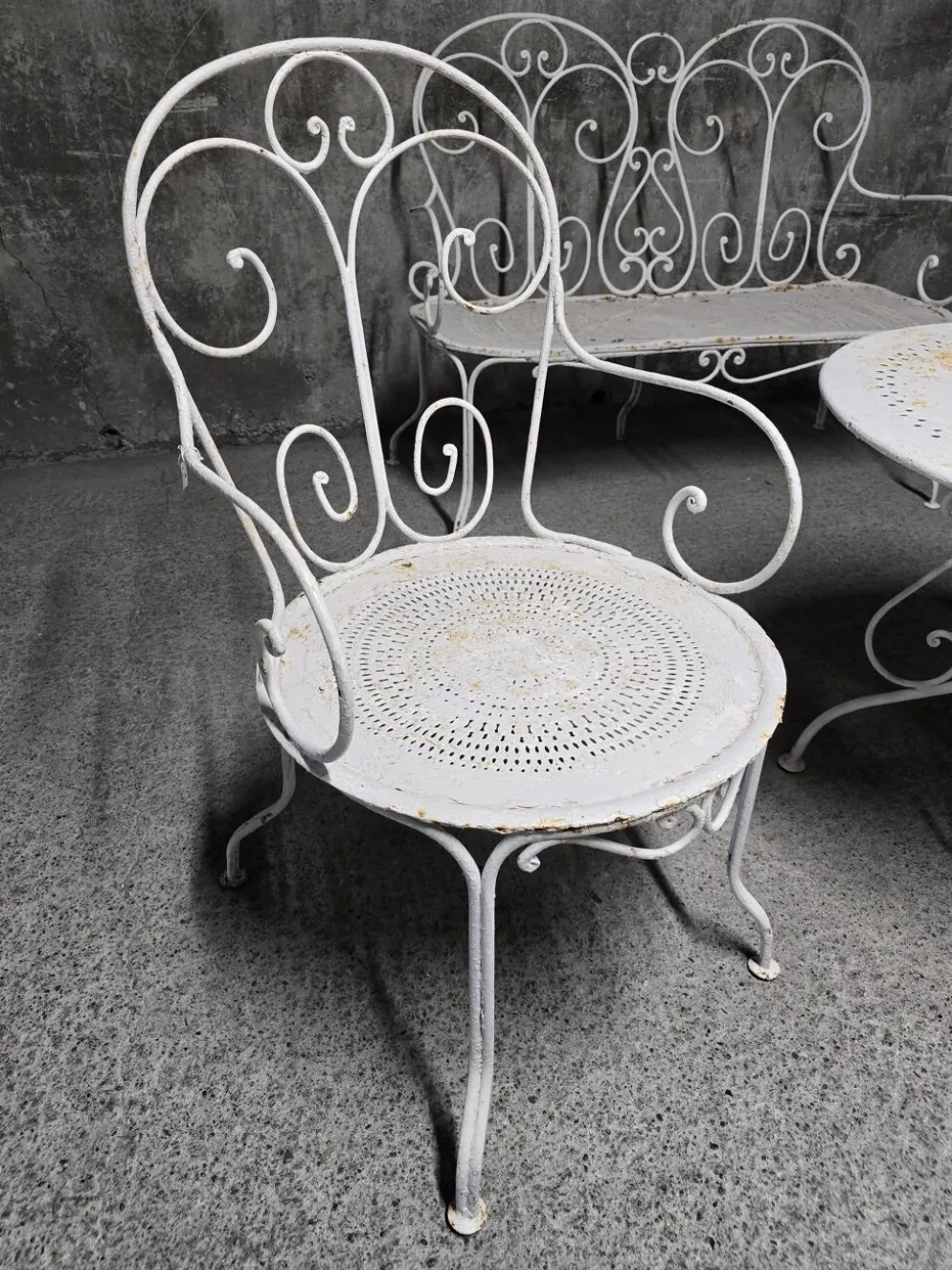 Salon de jardin ancien en fer forgé, début du XXe siècle