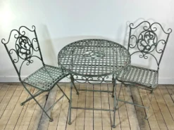 Salon de Jardin en fer forgé pliable vert patiné 1 table + 2 Chaises