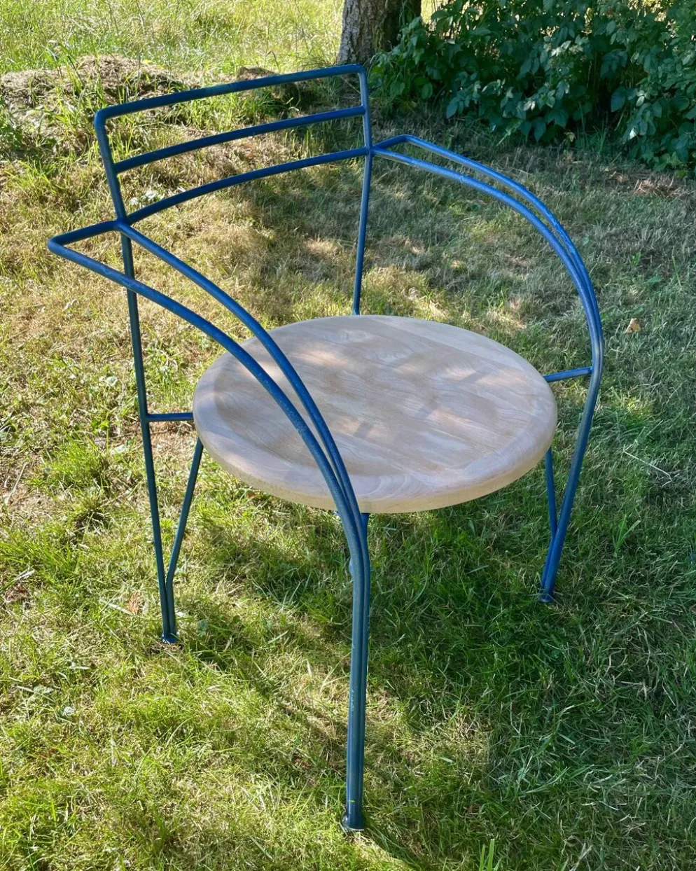 Salon de jardin par "Pascal Mourgue", une table et 3 chaises, Année 80