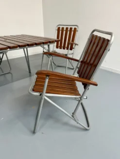 Salon de jardin vintage pliant table 4 fauteuils bois et métal 1960