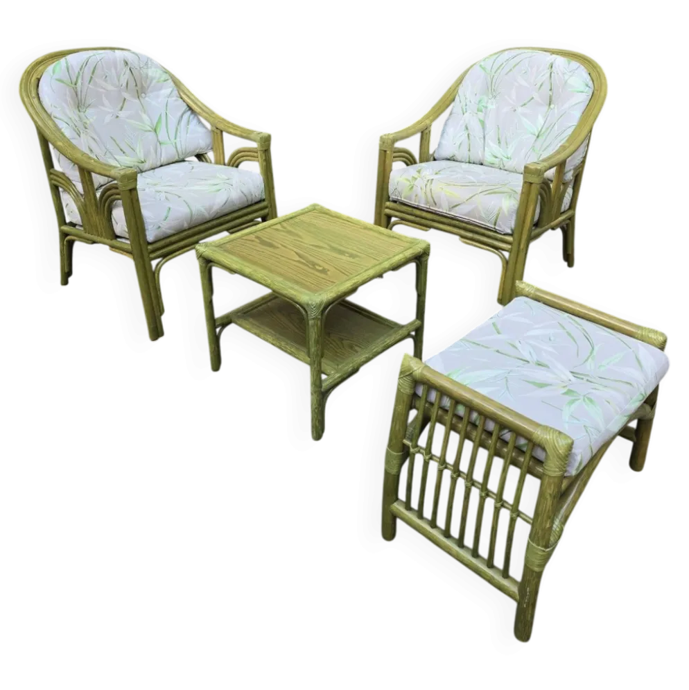 Salon en rotin haut de gamme – 2 fauteuils, pouf & table basse