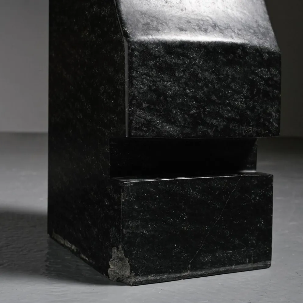 Sculpture abstraite en diabase par Robert Neuhauser, Suisse, circa 1985