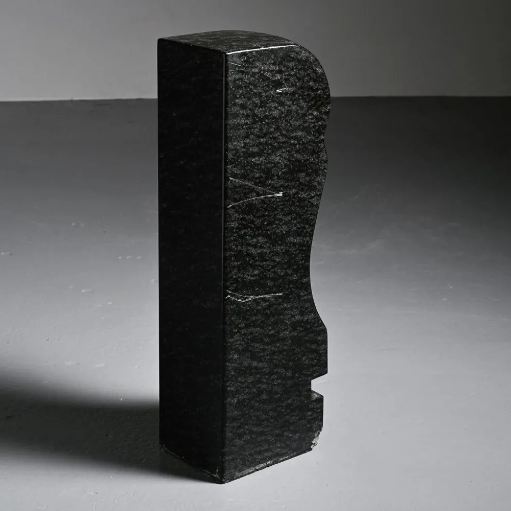 Sculpture abstraite en diabase par Robert Neuhauser, Suisse, circa 1985