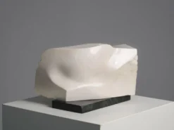 Sculpture abstraite en marbre sculpté "Noise", Pays-Bas, années 1990