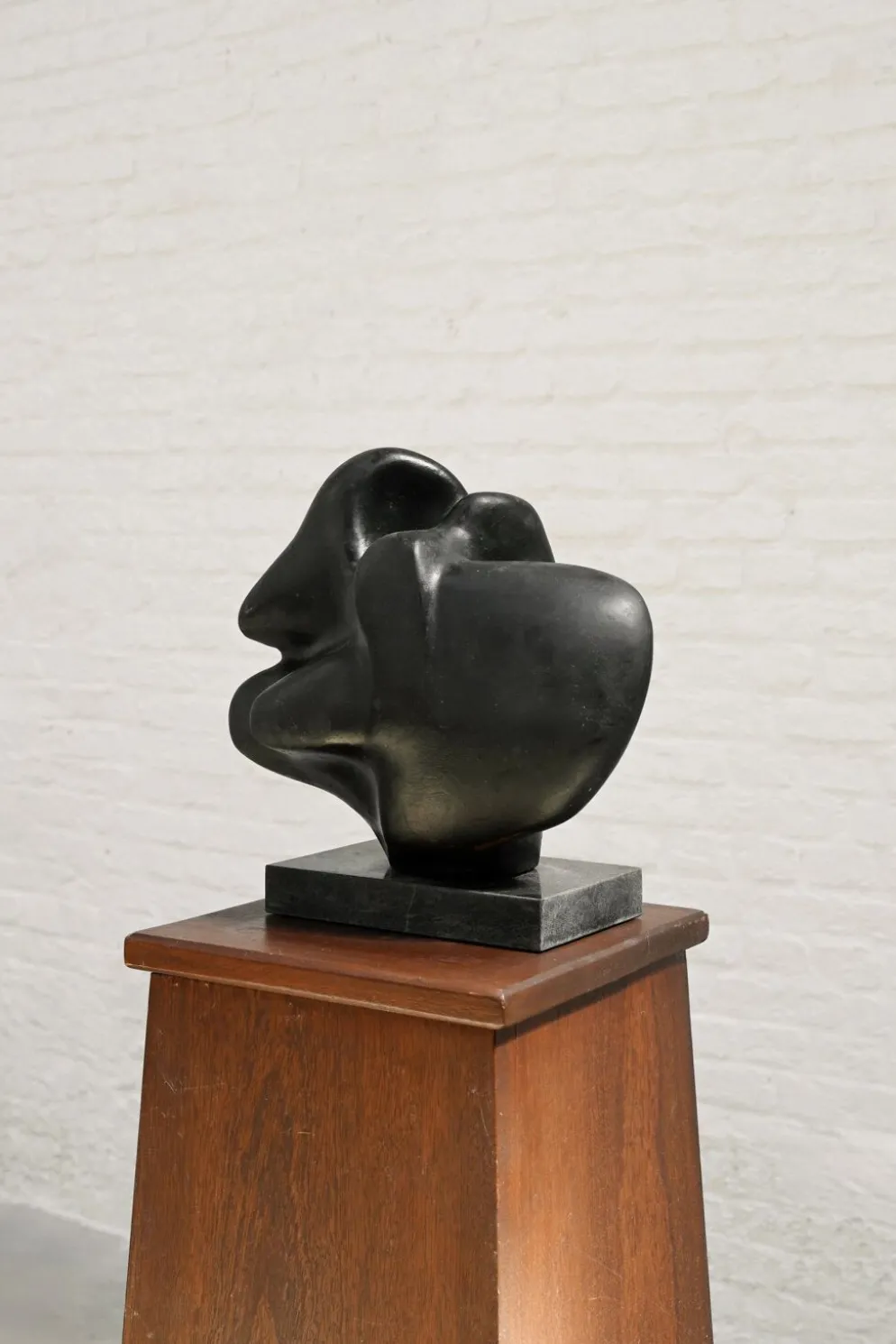 Sculpture abstraite en terre cuite noire, années 1960