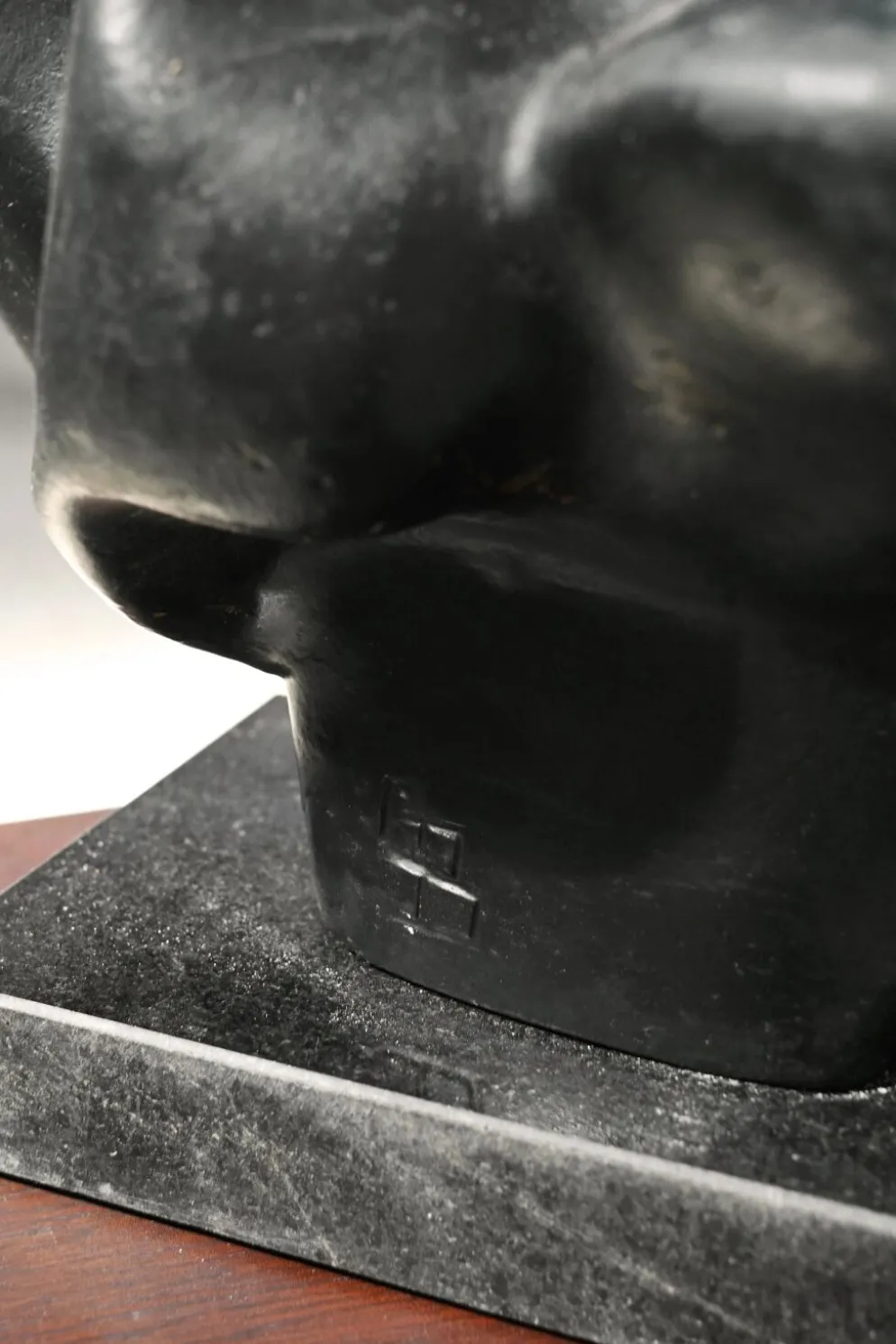Sculpture abstraite en terre cuite noire, années 1960