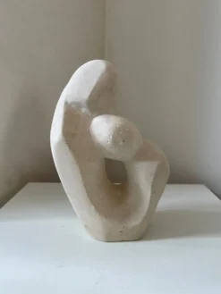 Sculpture abstraite plâtre couple enfant vintage