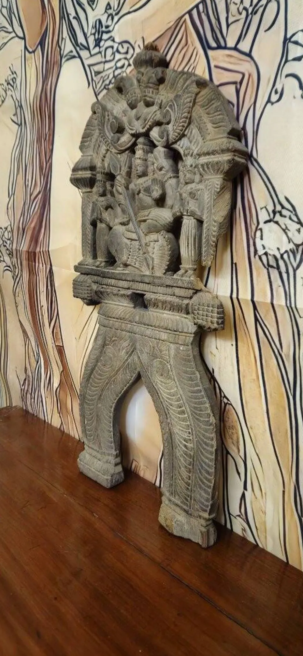 Sculpture ancienne en bois – Divinité Indonesienne finement sculptée - XIXeme