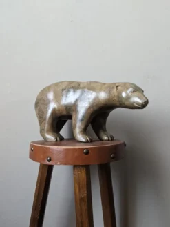Sculpture animalière en bronze ours polaire de Pierre Chenet
