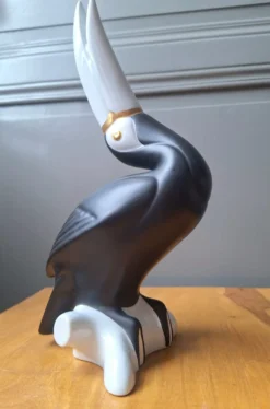 Sculpture art déco toucan de Jaroslav Ježek pour Royal Dux, œuvre en p