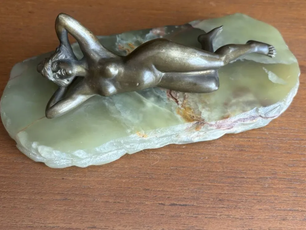 Sculpture Art Deco nu féminin bronze et socle onyx