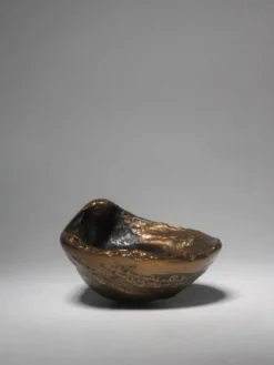 Sculpture de bol en coquillage en bronze antique