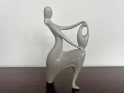 Sculpture de dame au design des années 1960 par Jaroslav Ježek pour Royal Dux - Tchécoslovaquie