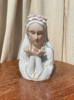 Sculpture de la vierge Marie vintage