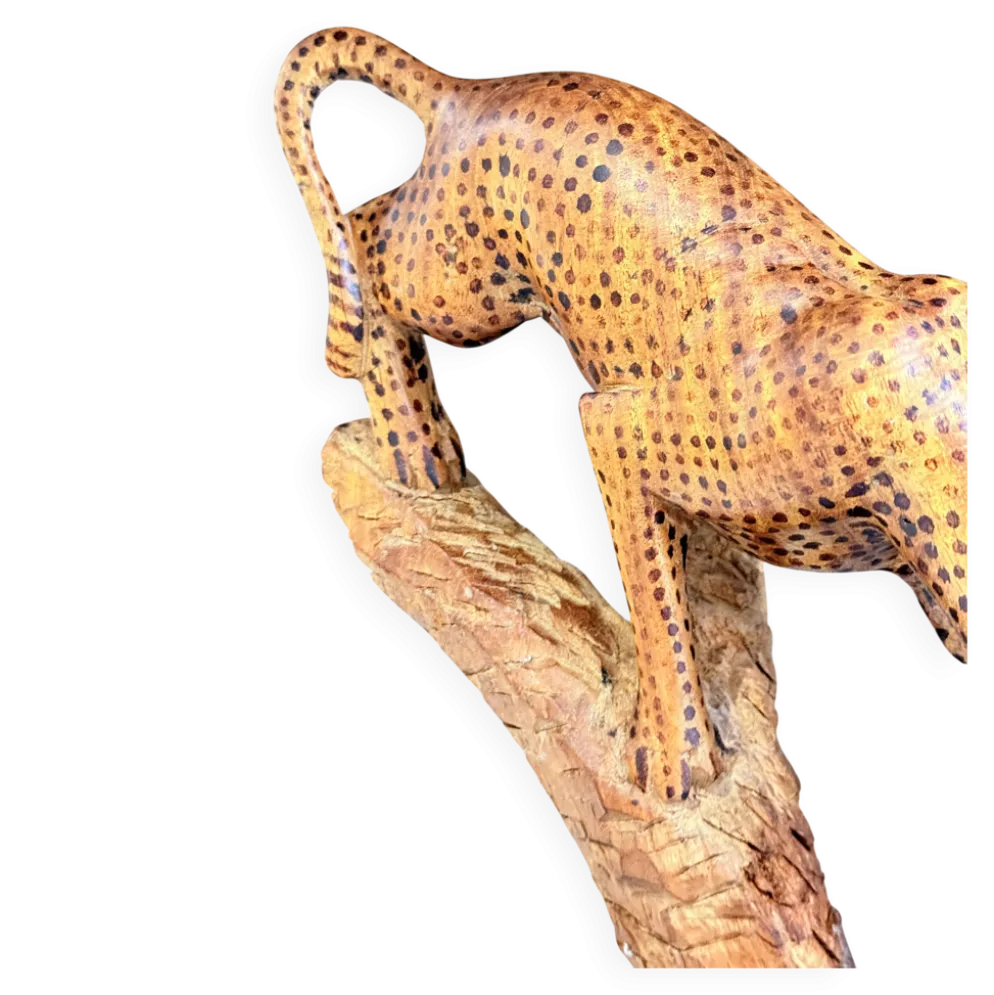 Sculpture de léopard africain sculptée à la main sur tronc d'arbre, figure d'art populaire tribal