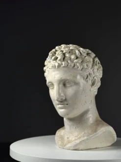 Sculpture de tête d'Hermès en plâtre
