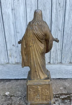 Sculpture du Christ