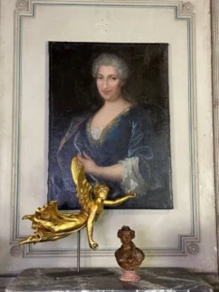 Sculpture en bois doré, ange drapé, Autriche vers 1800