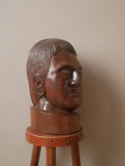Sculpture en bois tête Kanak Nouvelle Calédonie objet fait main visage marotte ethnique tribal