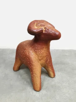 Sculpture en céramique vintage de grand ram décoratif