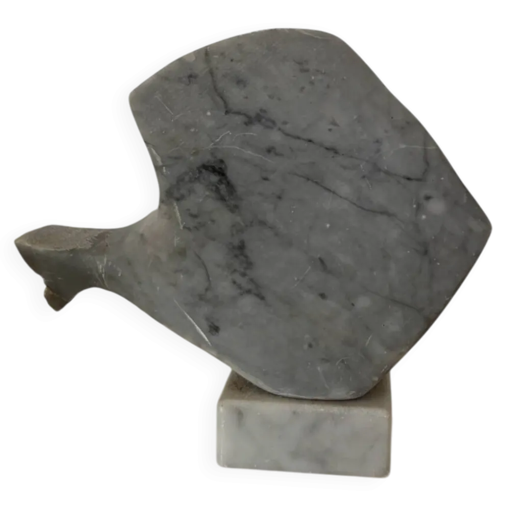 Sculpture en marbre forme poisson