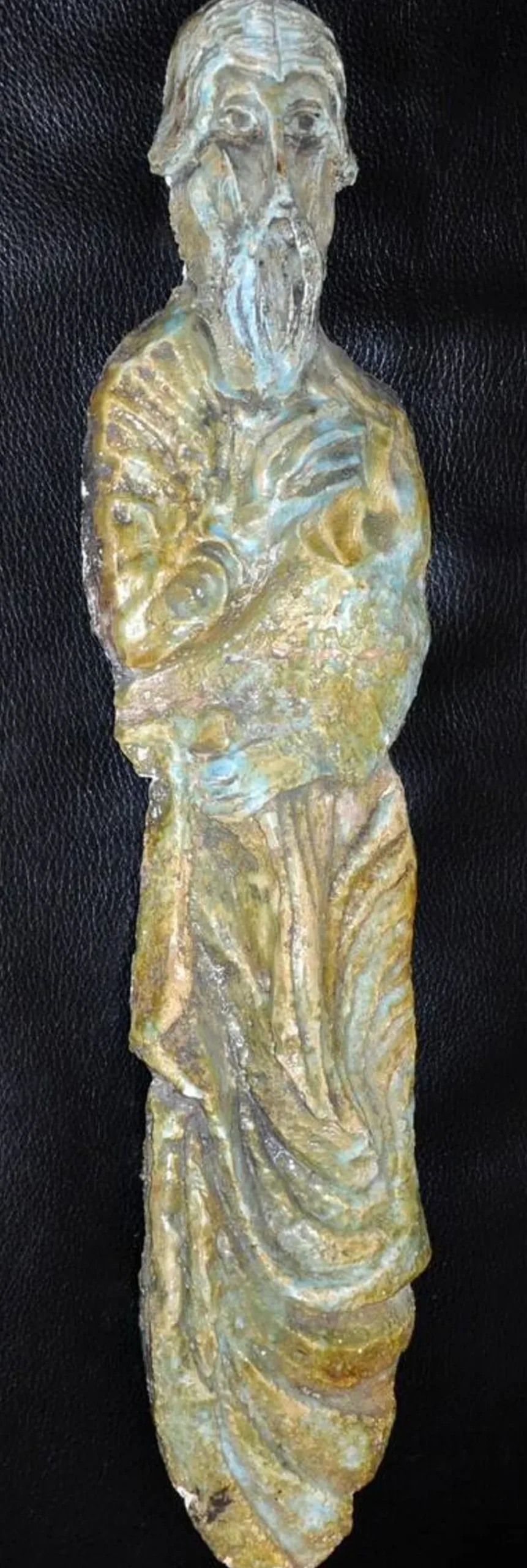 Sculpture en terre cuite figurant une divinité anonyme vers 1950