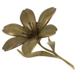 Sculpture figurine cendrier en laiton fleur de lys du milieu du siècle