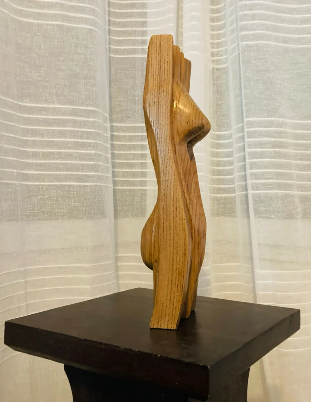 Sculpture féminine stylisée vintage années 1960 aux formes organiques