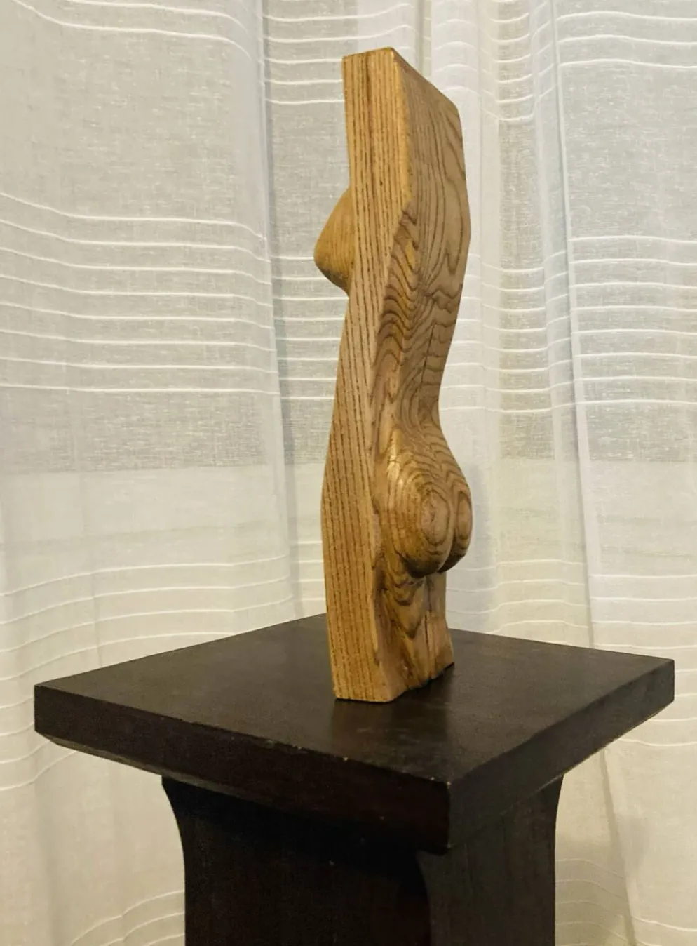 Sculpture féminine stylisée vintage années 1960 aux formes organiques