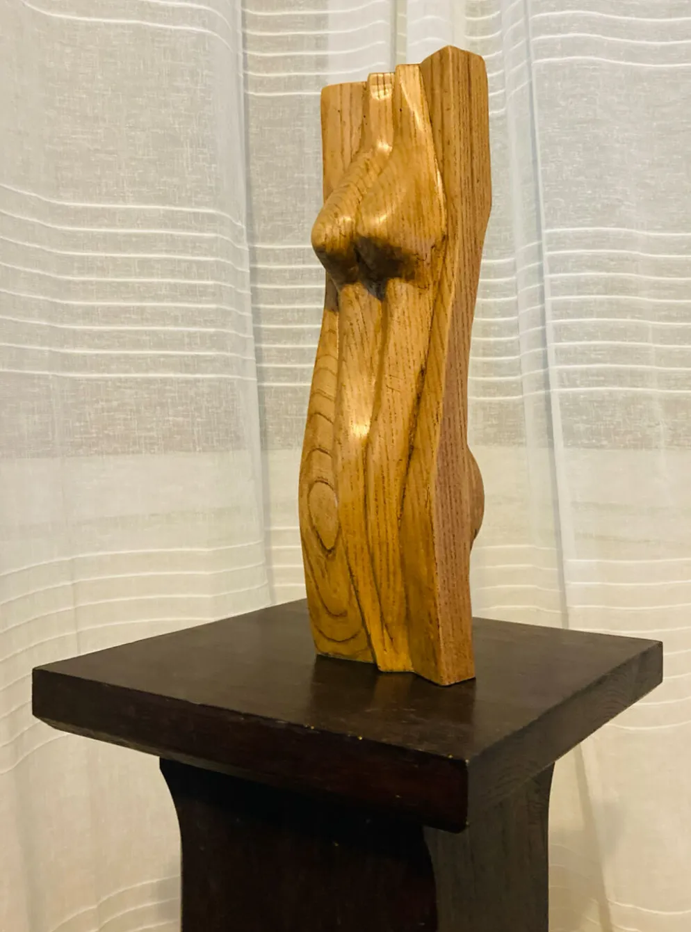 Sculpture féminine stylisée vintage années 1960 aux formes organiques