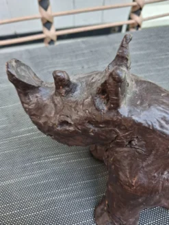 Sculpture hippopotame terre cuite patinée