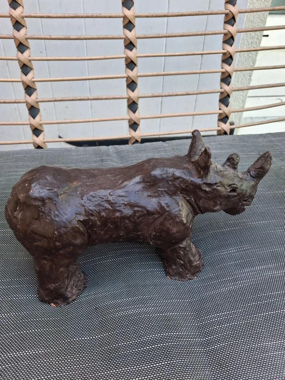 Sculpture hippopotame terre cuite patinée