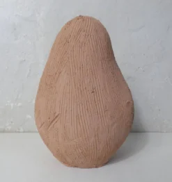 Sculpture mère à l'enfant en terre cuite