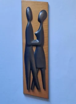 Sculpture murale en bois des années 1970, amoureux du milieu du siècle