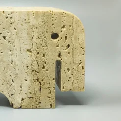 Sculpture originale en travertin d'éléphant des années 1970 par Enzo Mari pour F.lli Mannell