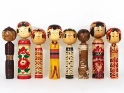 Sculpture poupée Kokeshi Togatta décorative du nord du Japon, peinte à la main