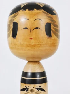 Sculpture poupée Kokeshi Togatta décorative du nord du Japon, peinte à la main