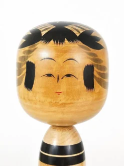 Sculpture poupée Kokeshi Togatta décorative du nord du Japon, peinte à la main